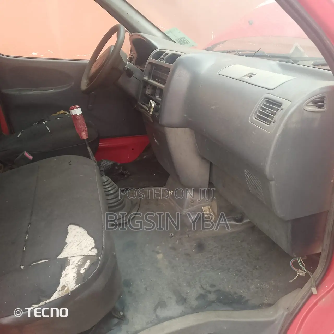 Toyota HiAce 2013 Red