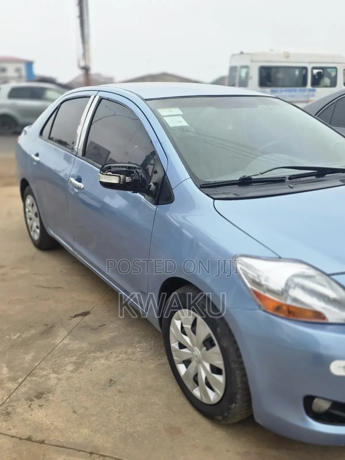 Toyota Belta 2009 Blue