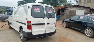 Toyota HiAce 2011 White