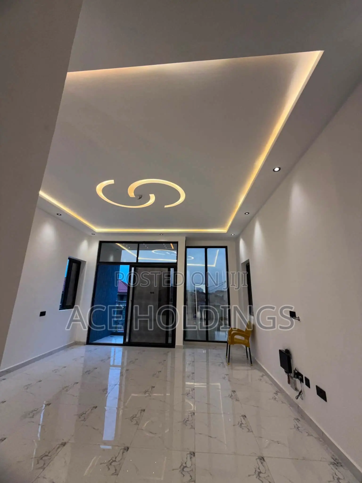 3bdrm Duplex in Lakeside for sale
