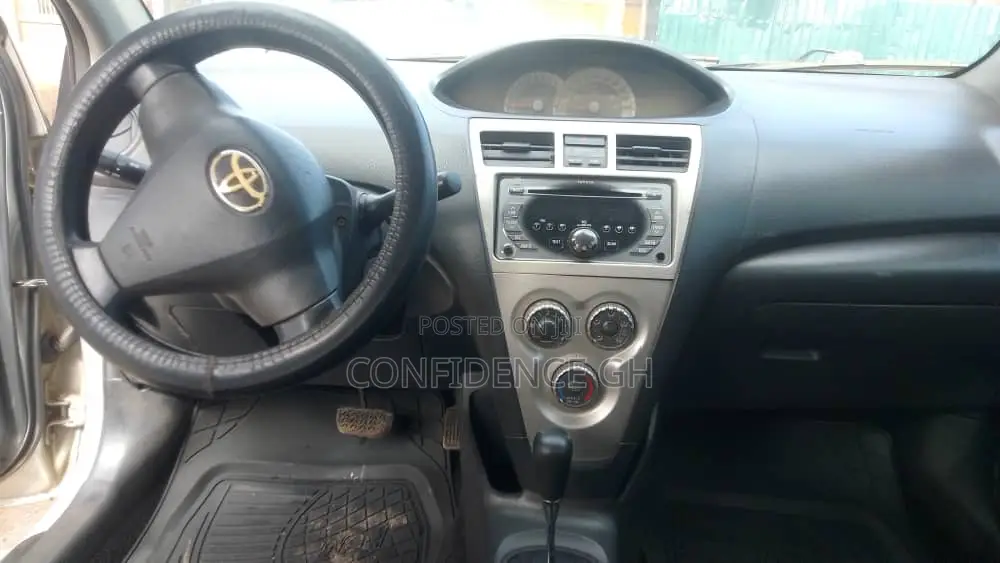 Toyota Yaris 1.5 2007 Silver