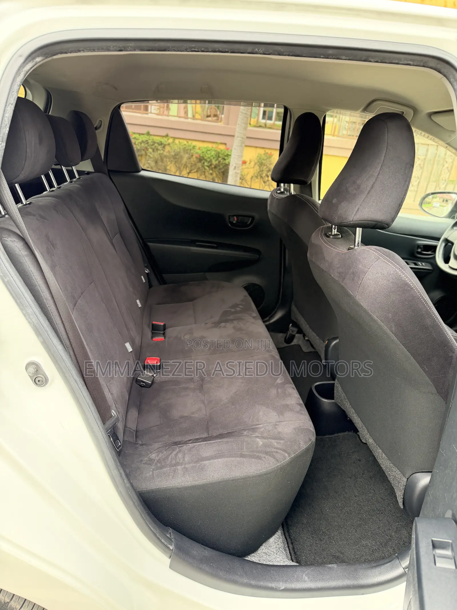 Toyota Vitz 1.3 AWD 3dr 2013 Pearl
