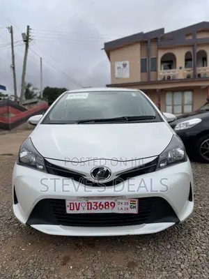 Toyota Vitz 1.3 FWD 5dr 2015 White
