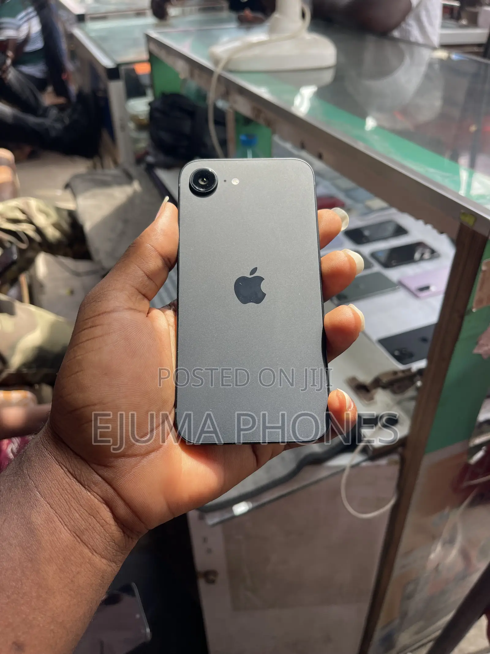 Apple iPhone 16e 128 GB Black