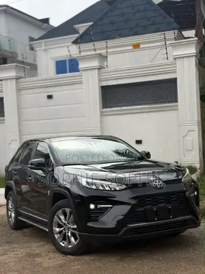 Toyota RAV4 XLE Premium FWD 2024 Black