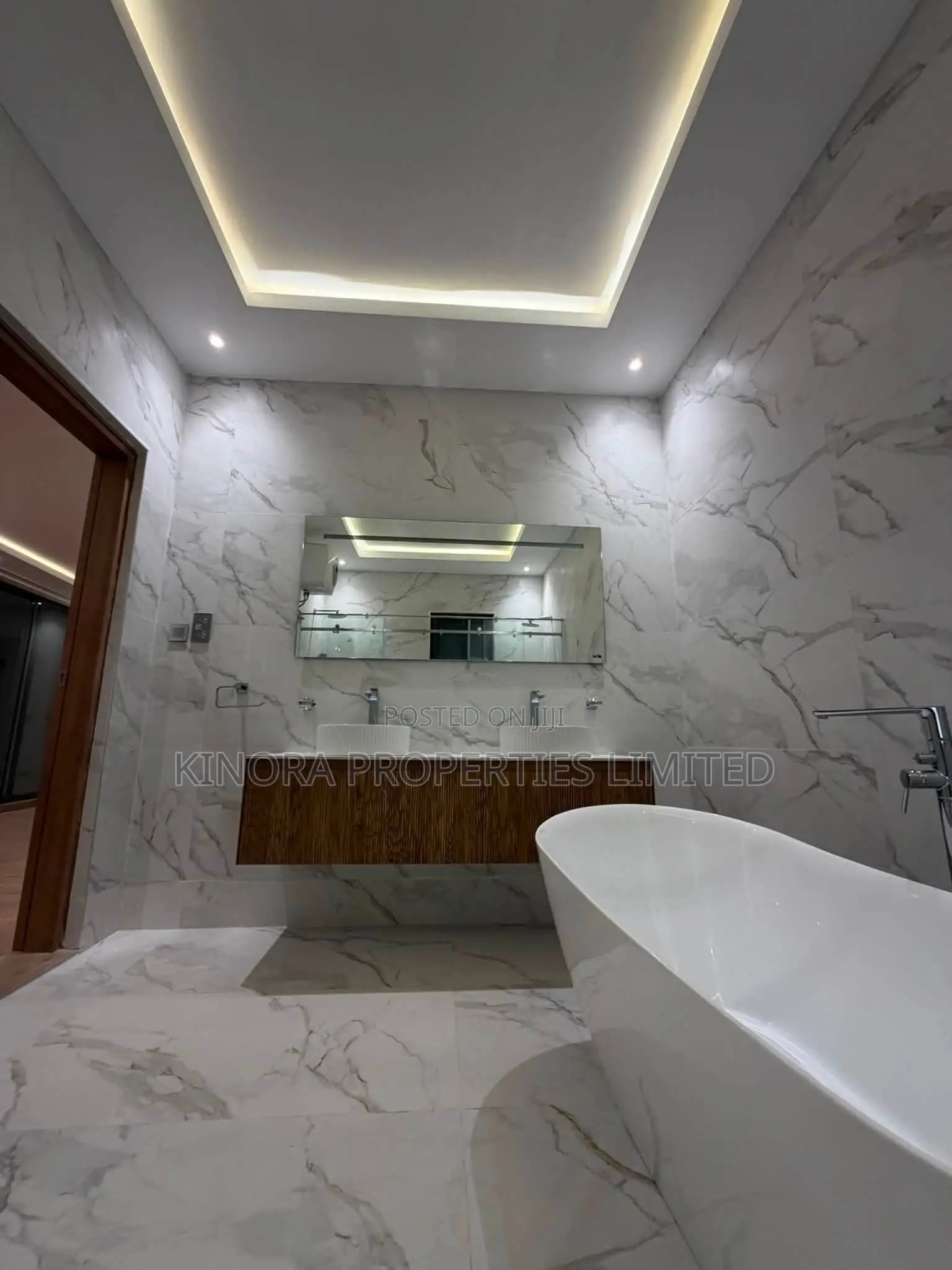 3bdrm Duplex in Lakeside Community 8, Adenta for sale