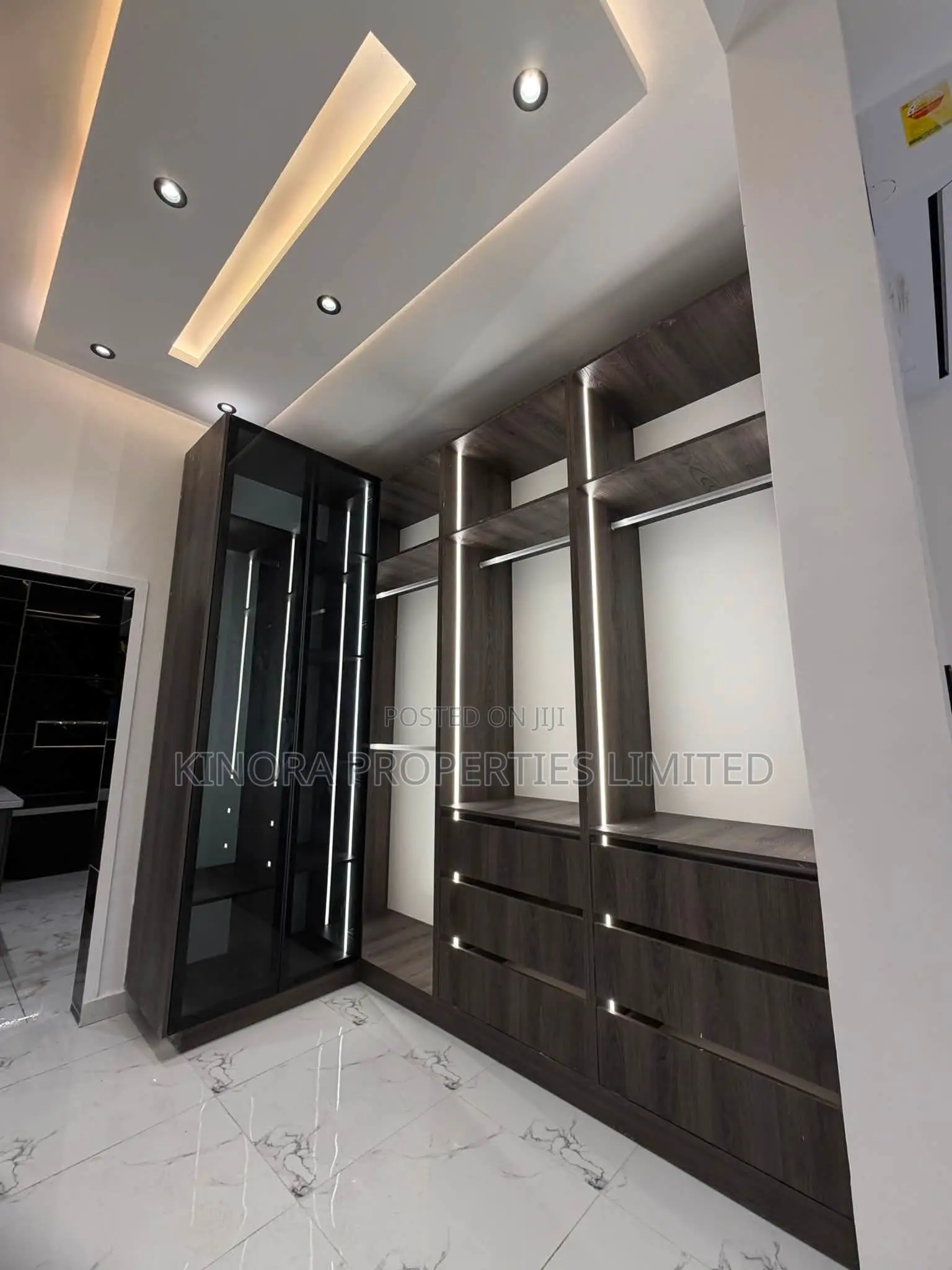 3bdrm Duplex in Lakeside Community 8, Adenta for sale