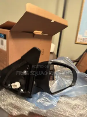 2017 Hyundai Elantra Side Mirror With BSD (Right Side)