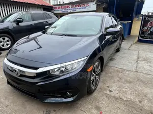 Honda Civic EX Hatchback 2018 Black