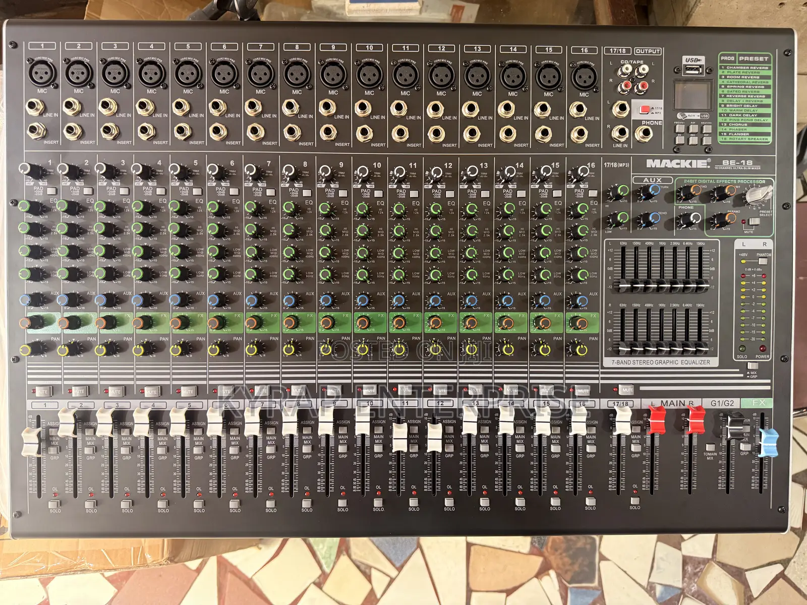 Mackie 18 Channel Mixer