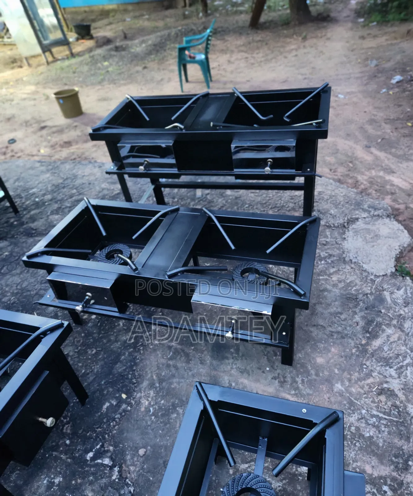 Local Grills Stand