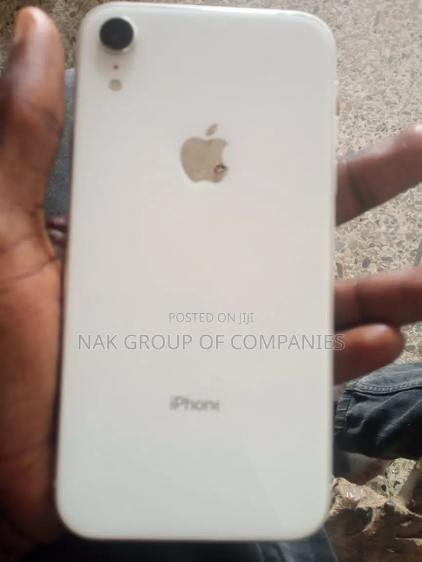 Apple iPhone XR 64 GB White