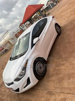 Hyundai Elantra SE Sedan FWD (1.8L 4cyl 6M) 2016 White