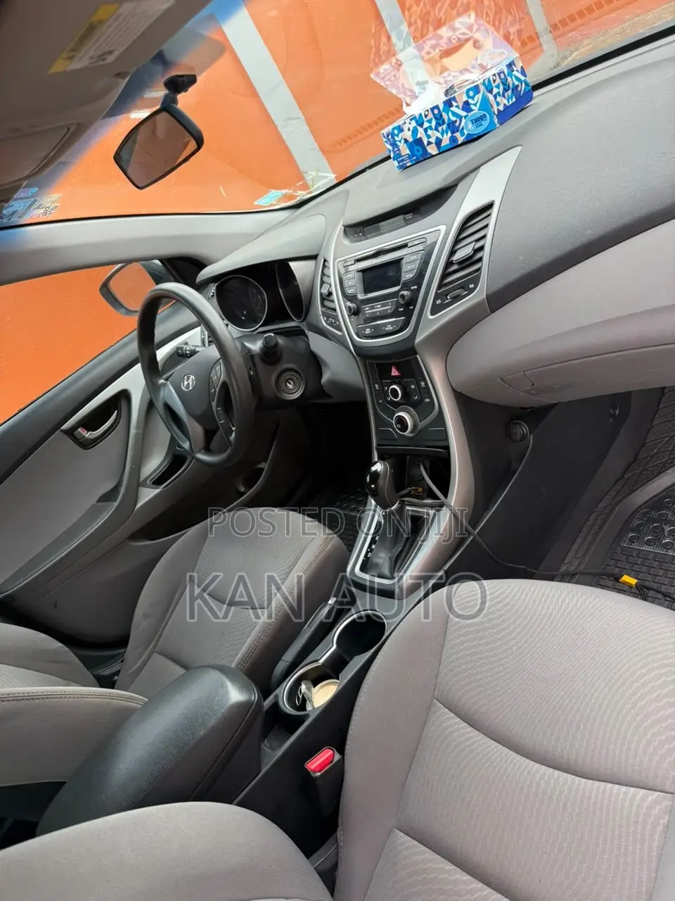 Hyundai Elantra SE Sedan FWD (1.8L 4cyl 6M) 2016 White