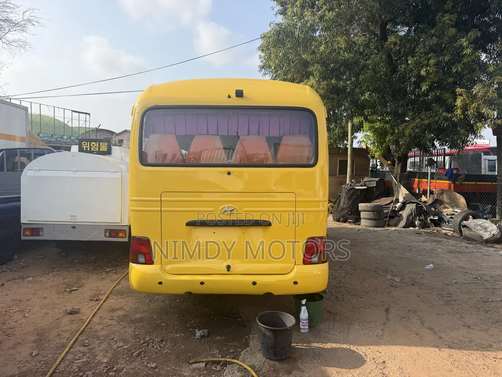 Hyundai County 2014 Yellow