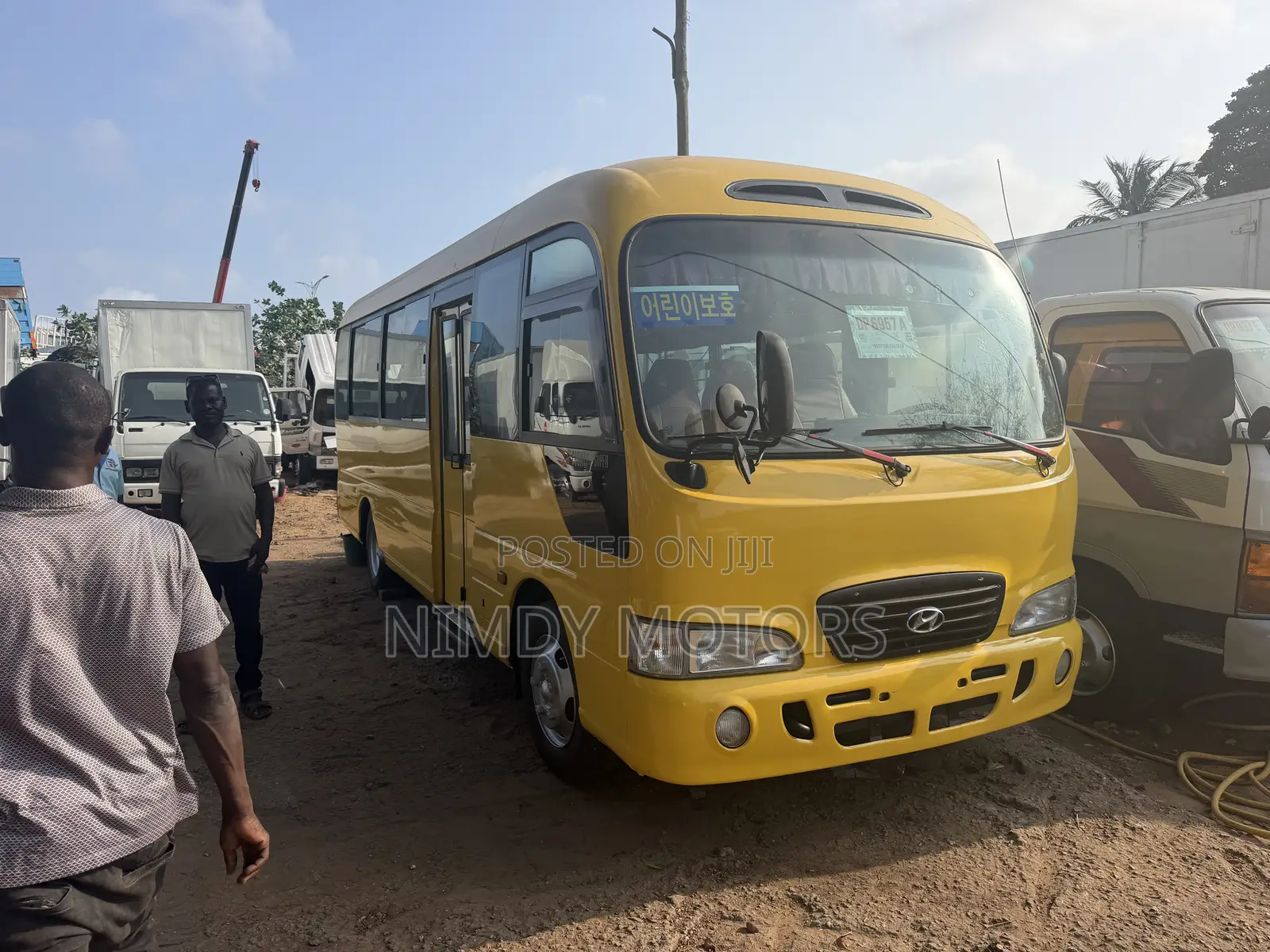 Hyundai County 2014 Yellow