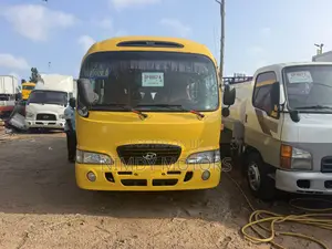 Hyundai County 2014 Yellow