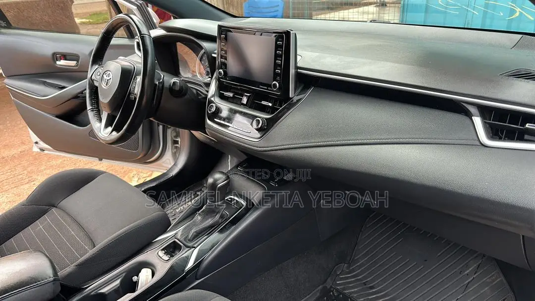 Toyota Corolla XSE 2022 Silver
