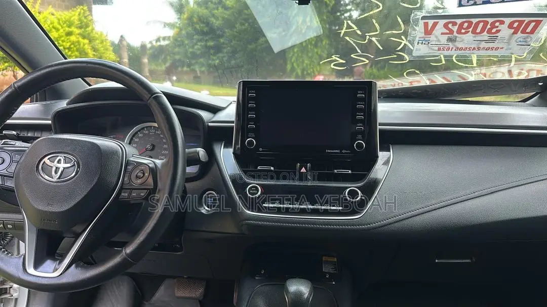 Toyota Corolla XSE 2022 Silver