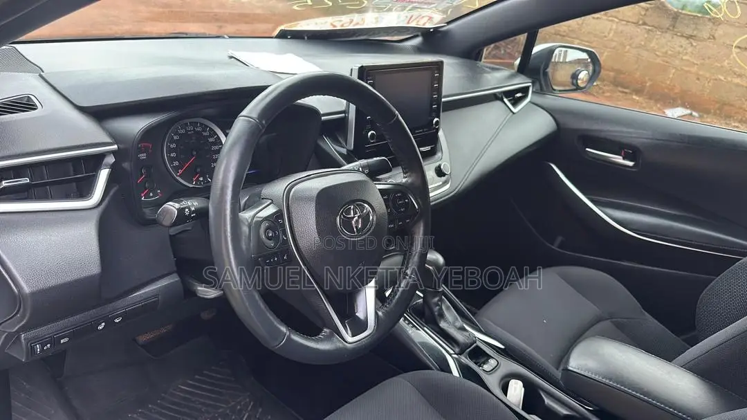 Toyota Corolla XSE 2022 Silver