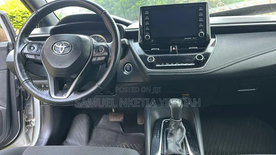 Toyota Corolla XSE 2022 Silver