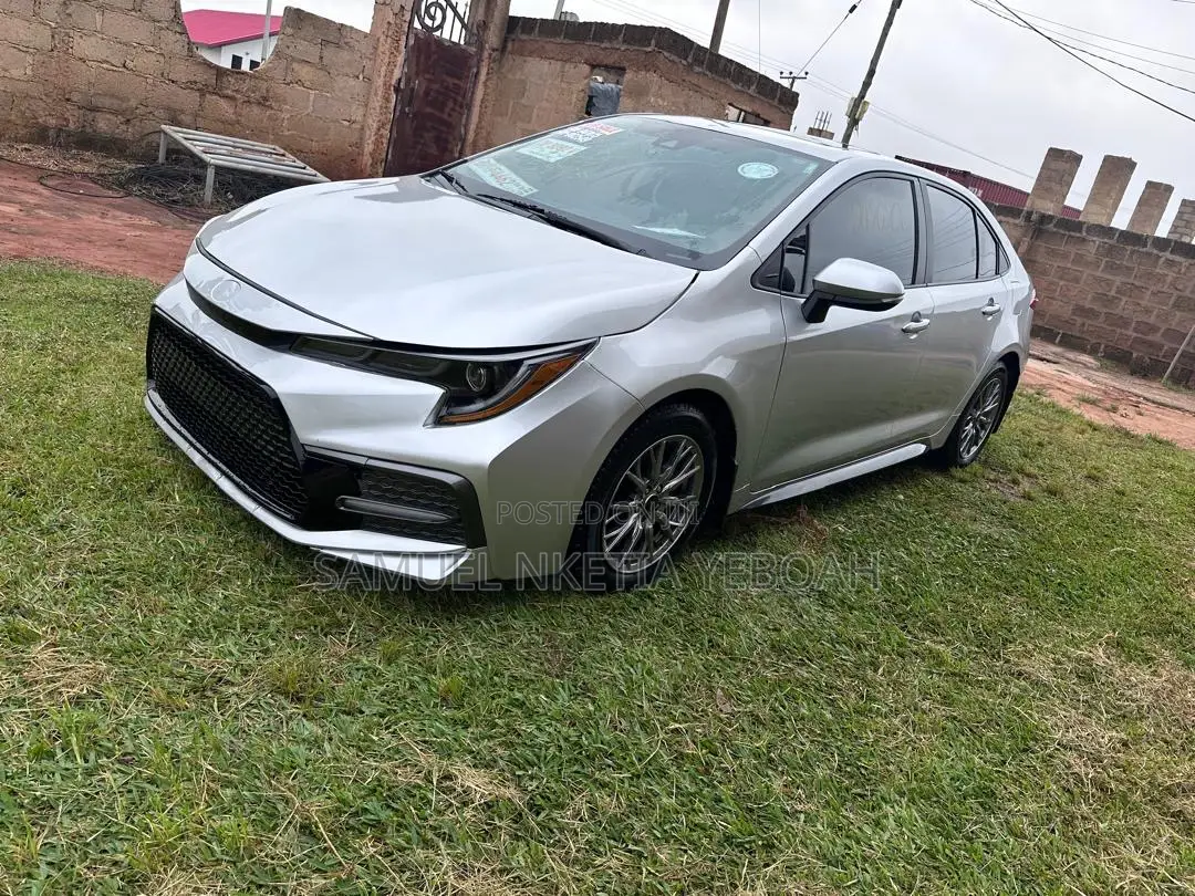 Toyota Corolla XSE 2022 Silver