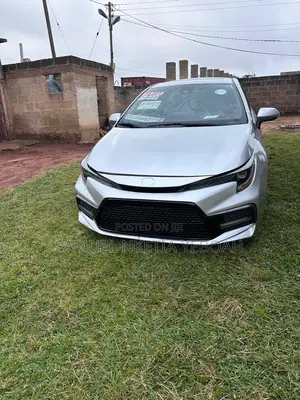 Toyota Corolla XSE 2022 Silver