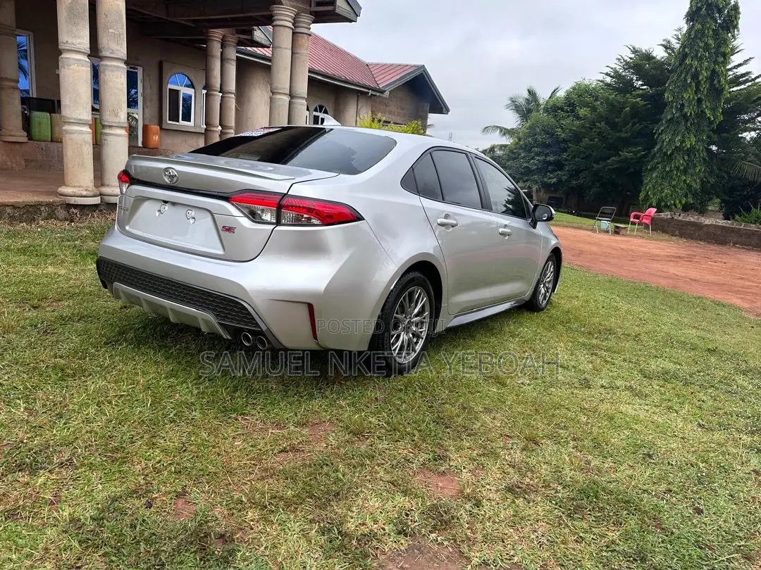 Toyota Corolla XSE 2022 Silver