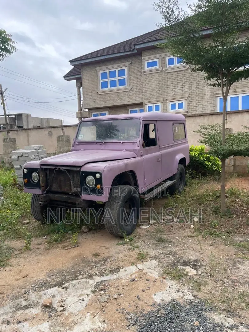 Land Rover Defender 1992 Pink