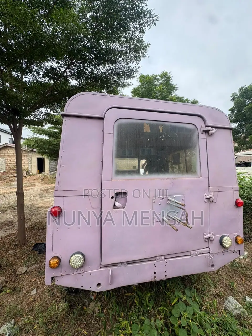 Land Rover Defender 1992 Pink