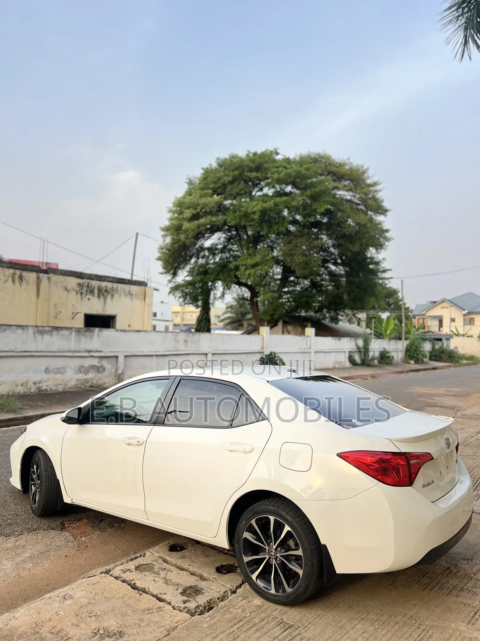 Toyota Corolla XSE 4dr Sedan (1.8L 4cyl CVT) 2017 White