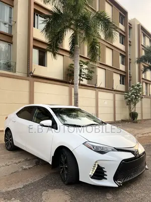 Toyota Corolla XSE 4dr Sedan (1.8L 4cyl CVT) 2017 White