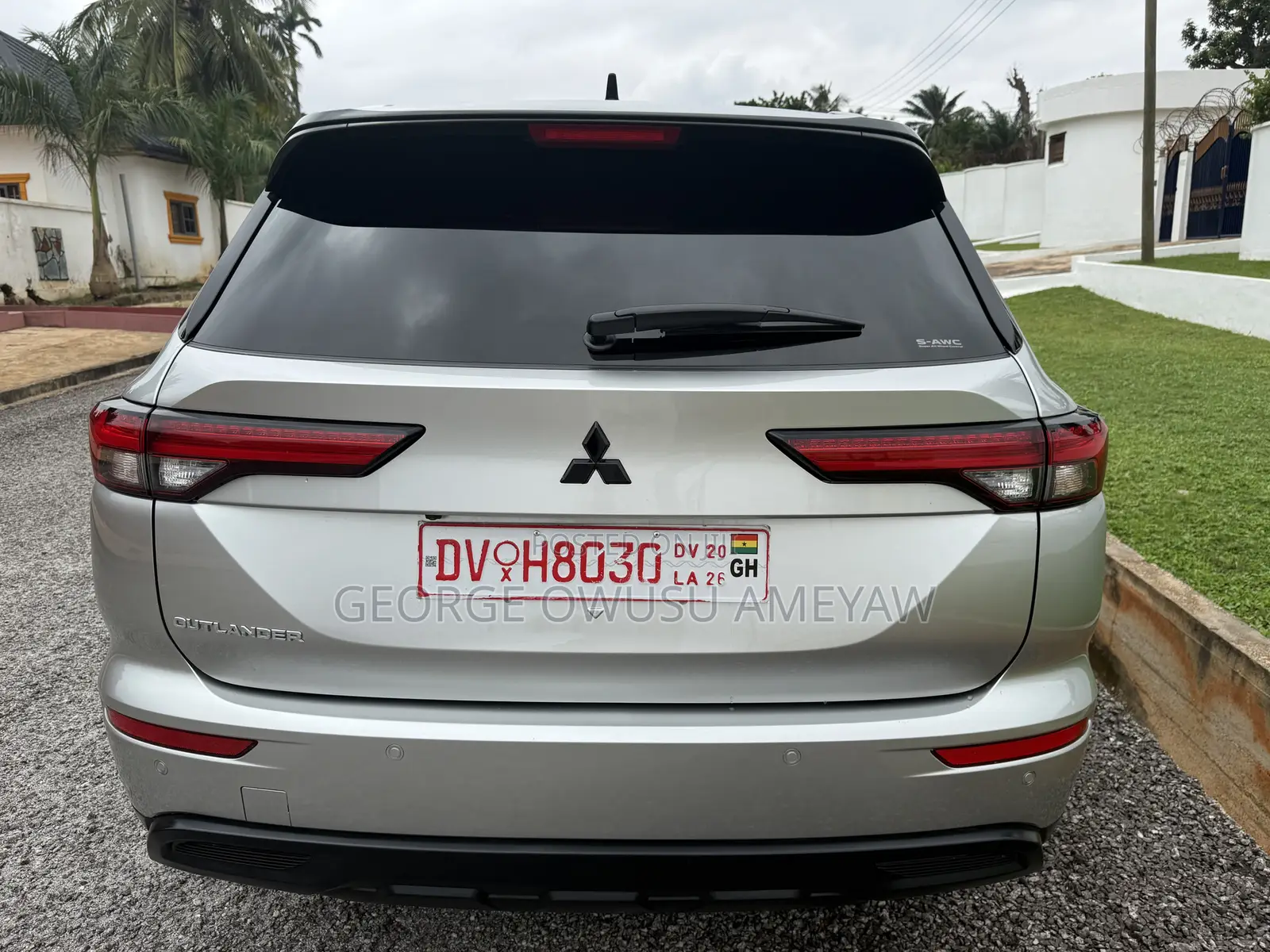 Mitsubishi Outlander 2023 Gray