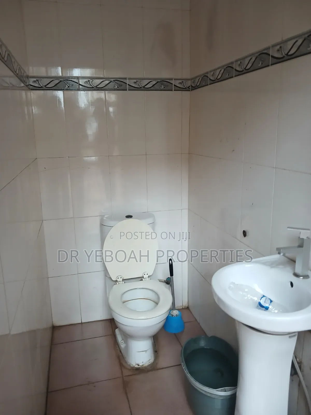 Spintex Road Baatsona:- Shop for Rent