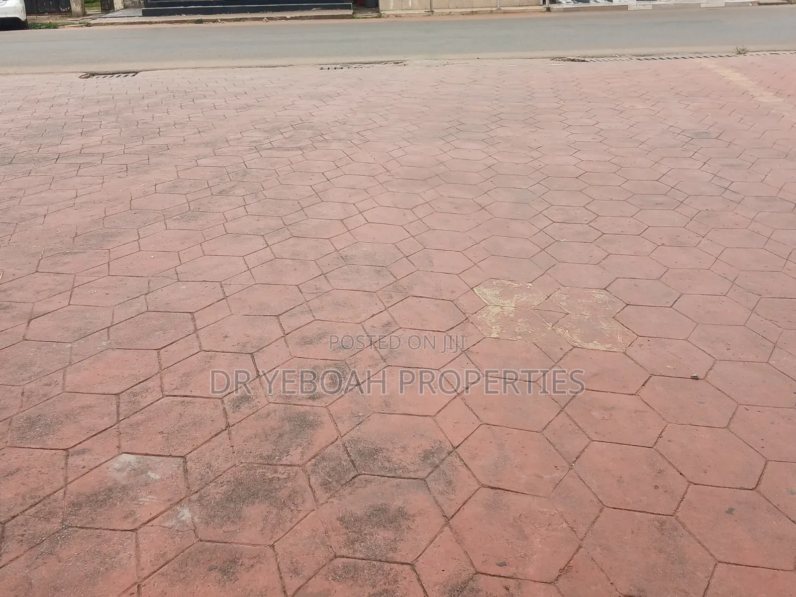 Spintex Road Baatsona:- Shop for Rent