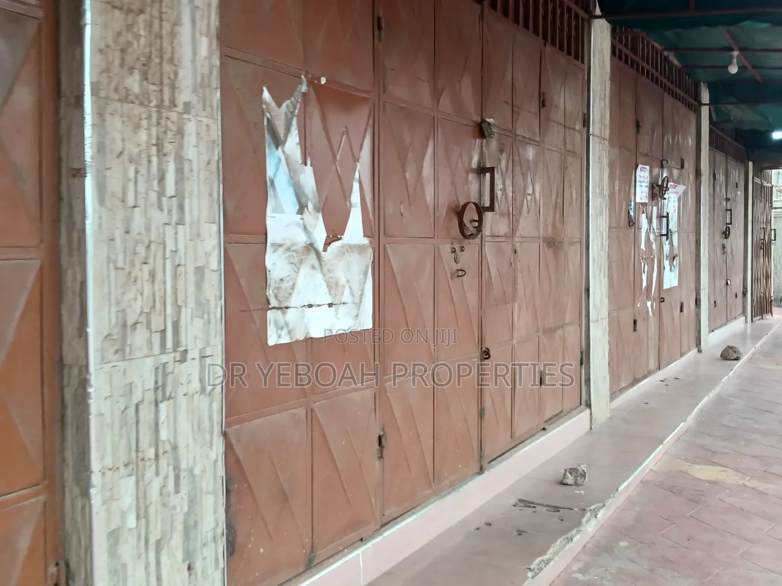 Spintex Road Baatsona:- Shop for Rent