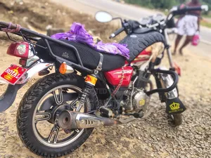 Royal Motorcycle 2025 Red