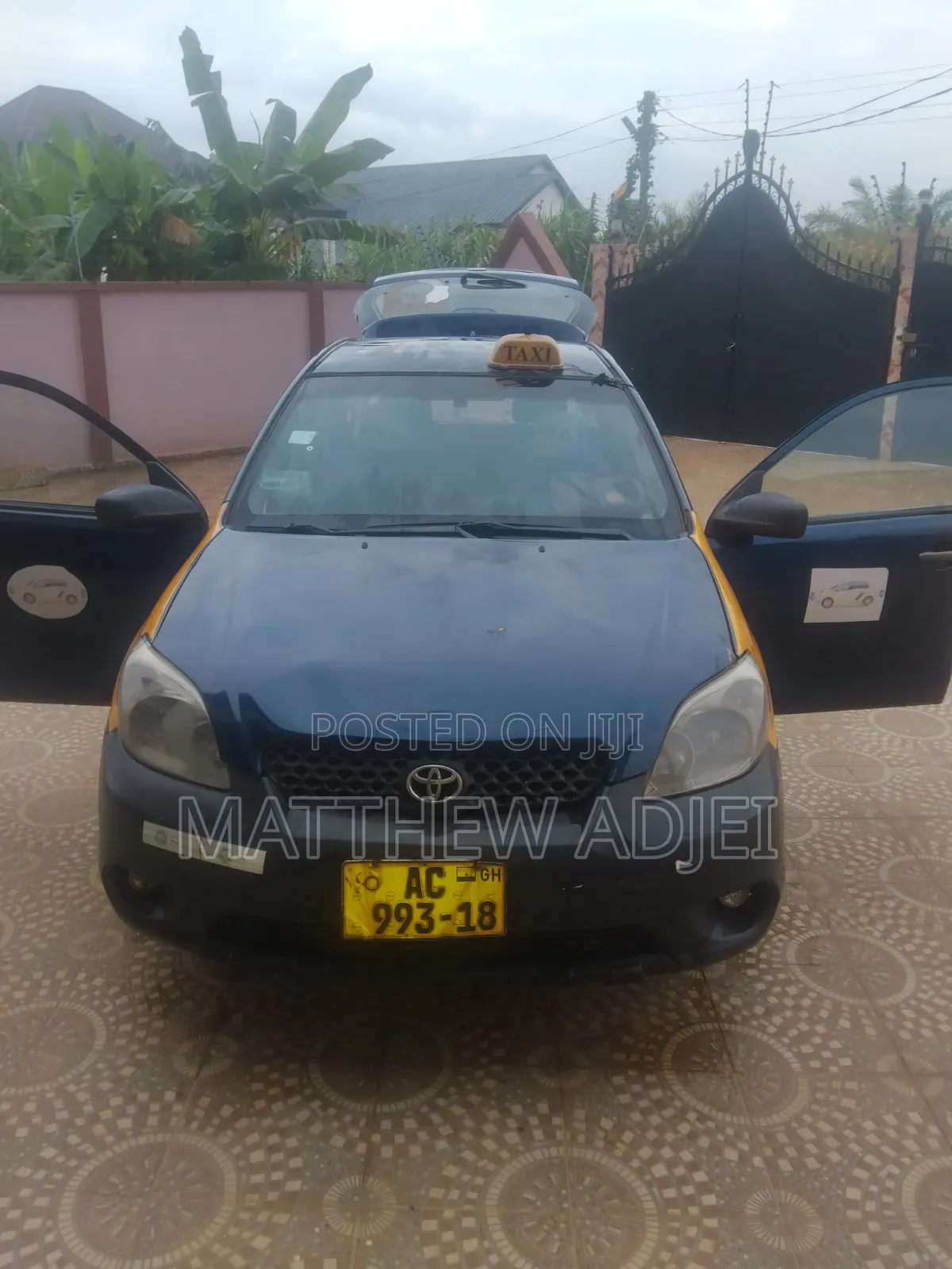 Toyota Matrix L Hatchback FWD (1.8L 4cyl 5M) 2012 Blue