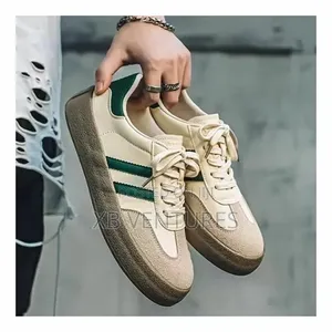 Stylish Low-Top Casual Sneakers the Iconic Double-Stripe Design
