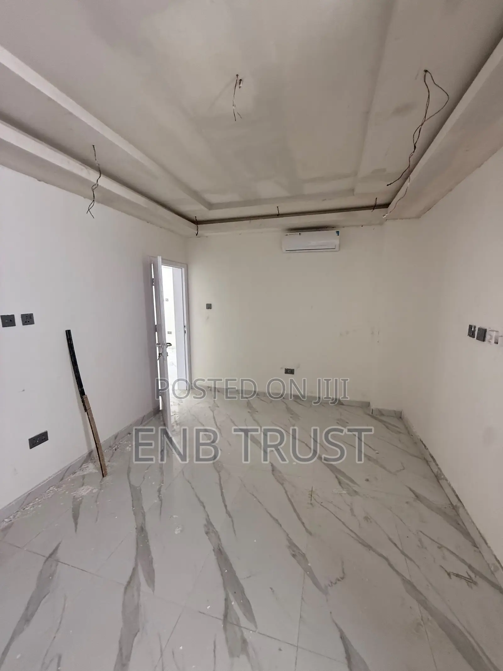 5bdrm Duplex in Lartebiokorshie for rent