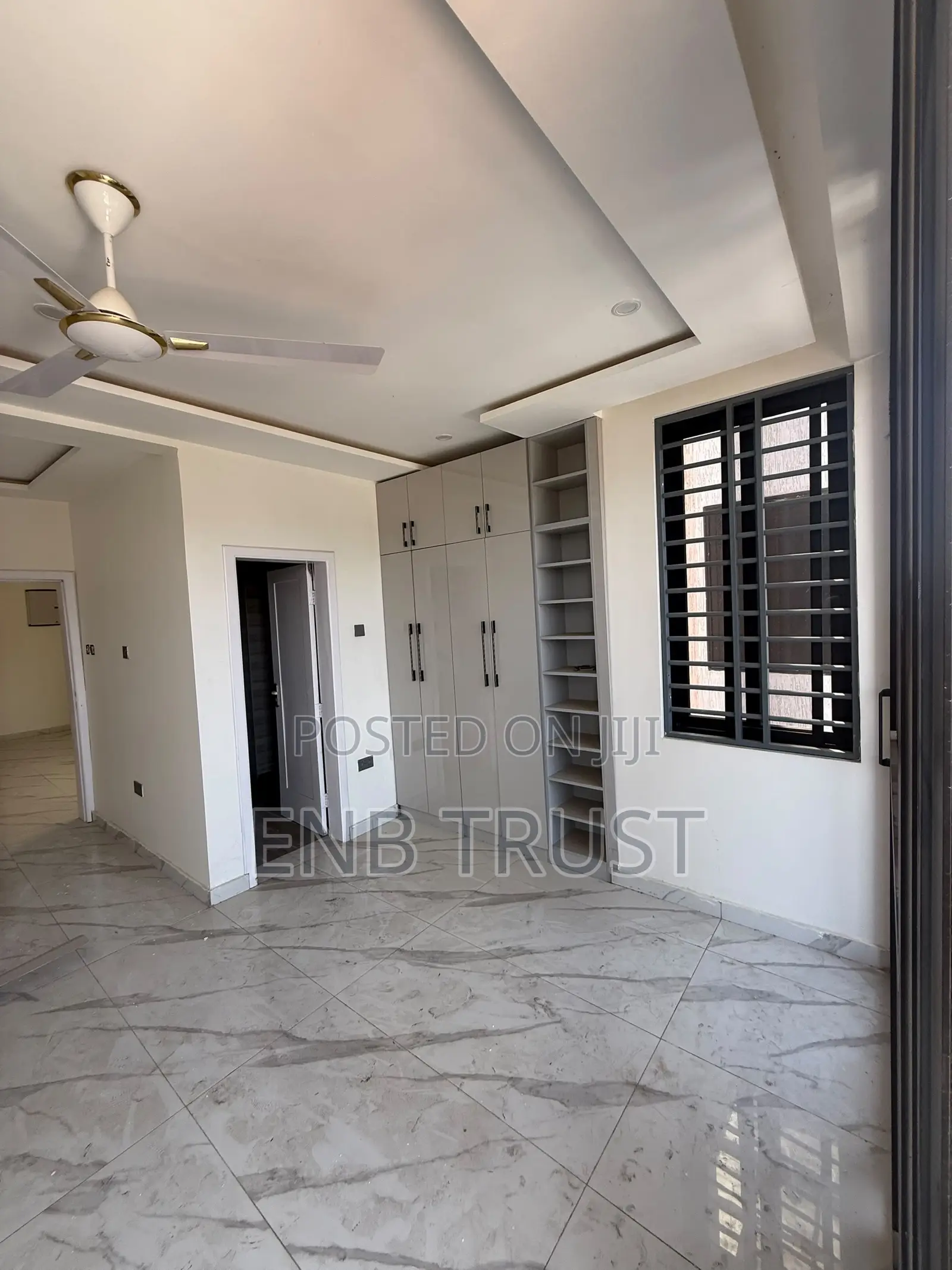 5bdrm Duplex in Lartebiokorshie for rent