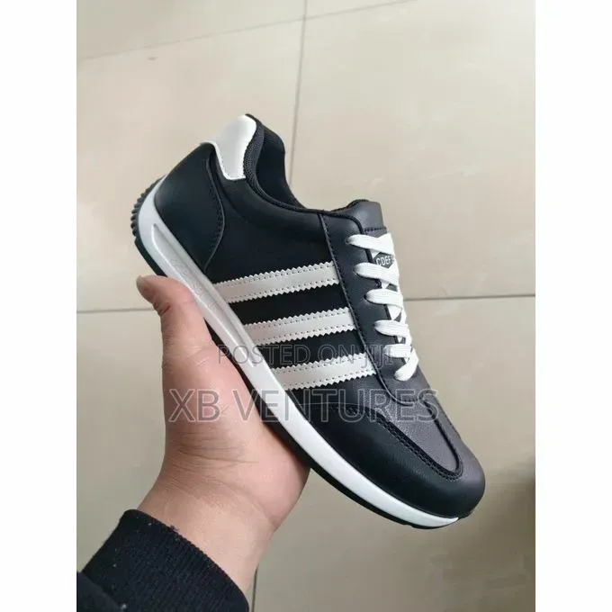 Black and White Comfortable Men Walking Shoes