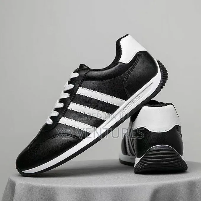 Black and White Comfortable Men Walking Shoes