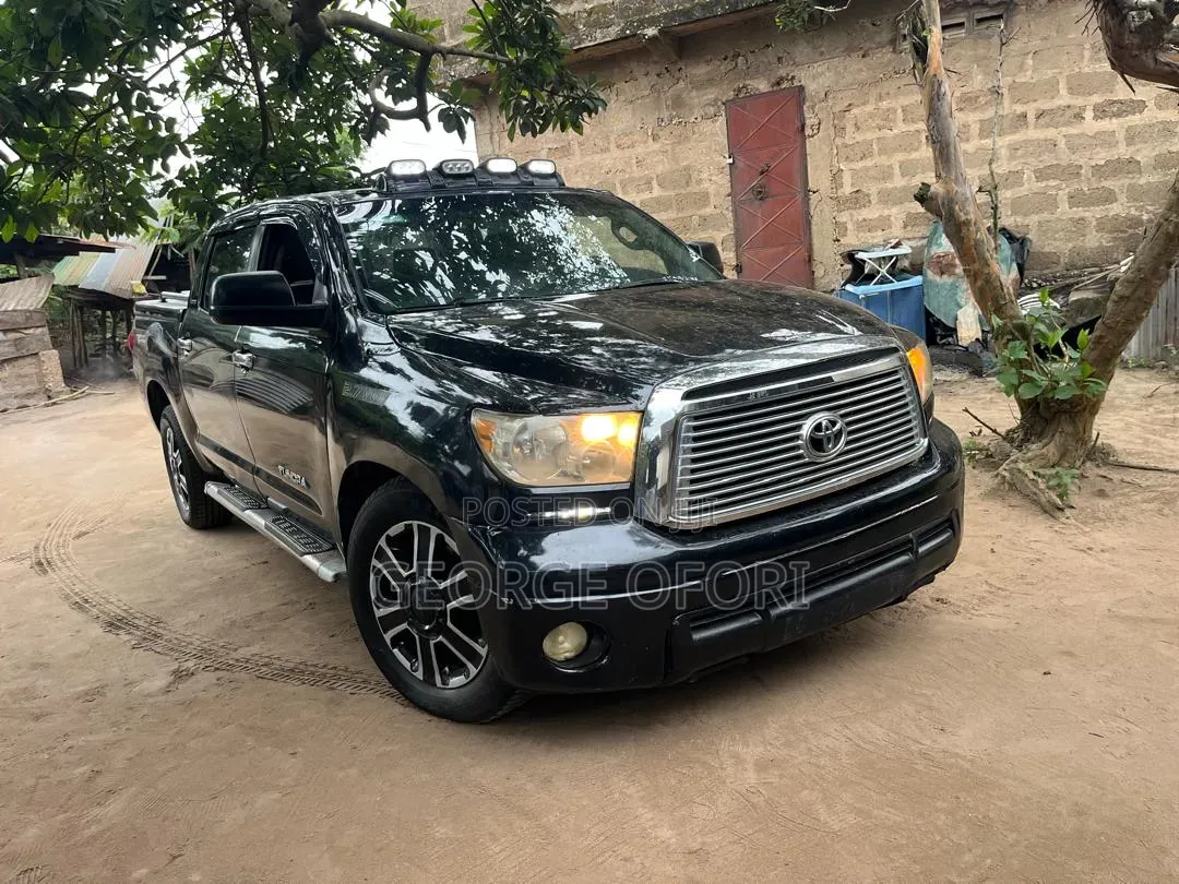 Toyota Tundra 2014 Black