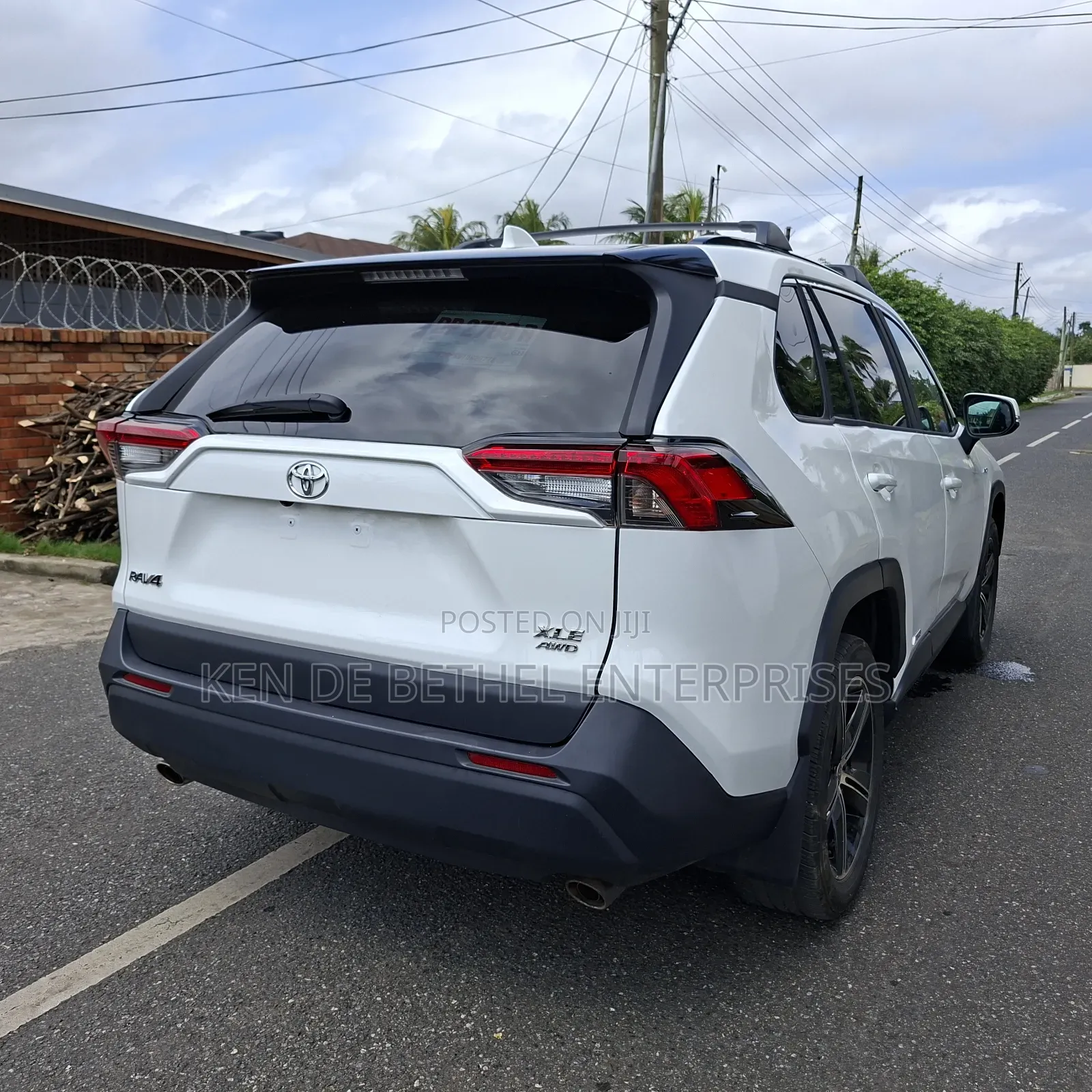 Toyota RAV4 2021 White
