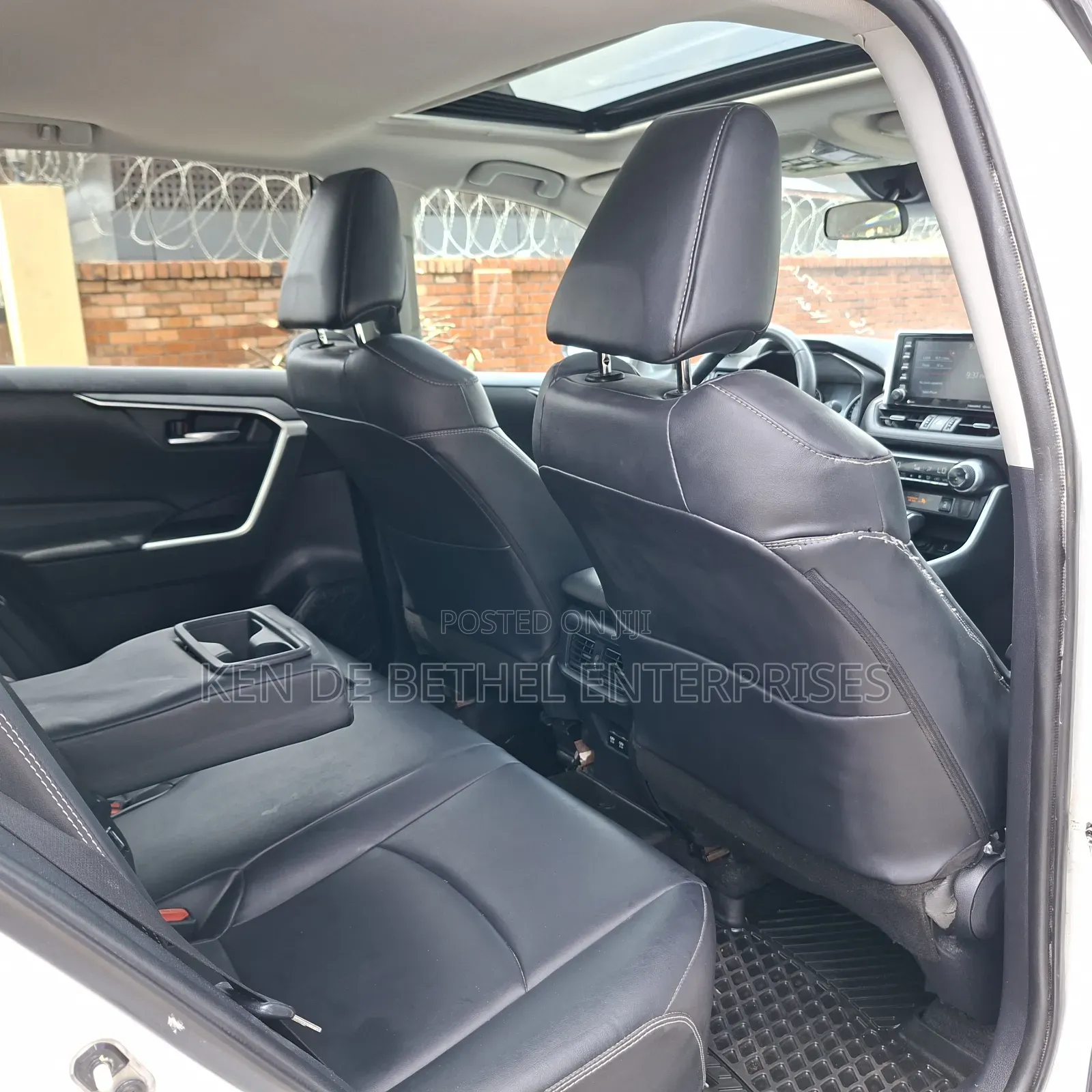 Toyota RAV4 2021 White