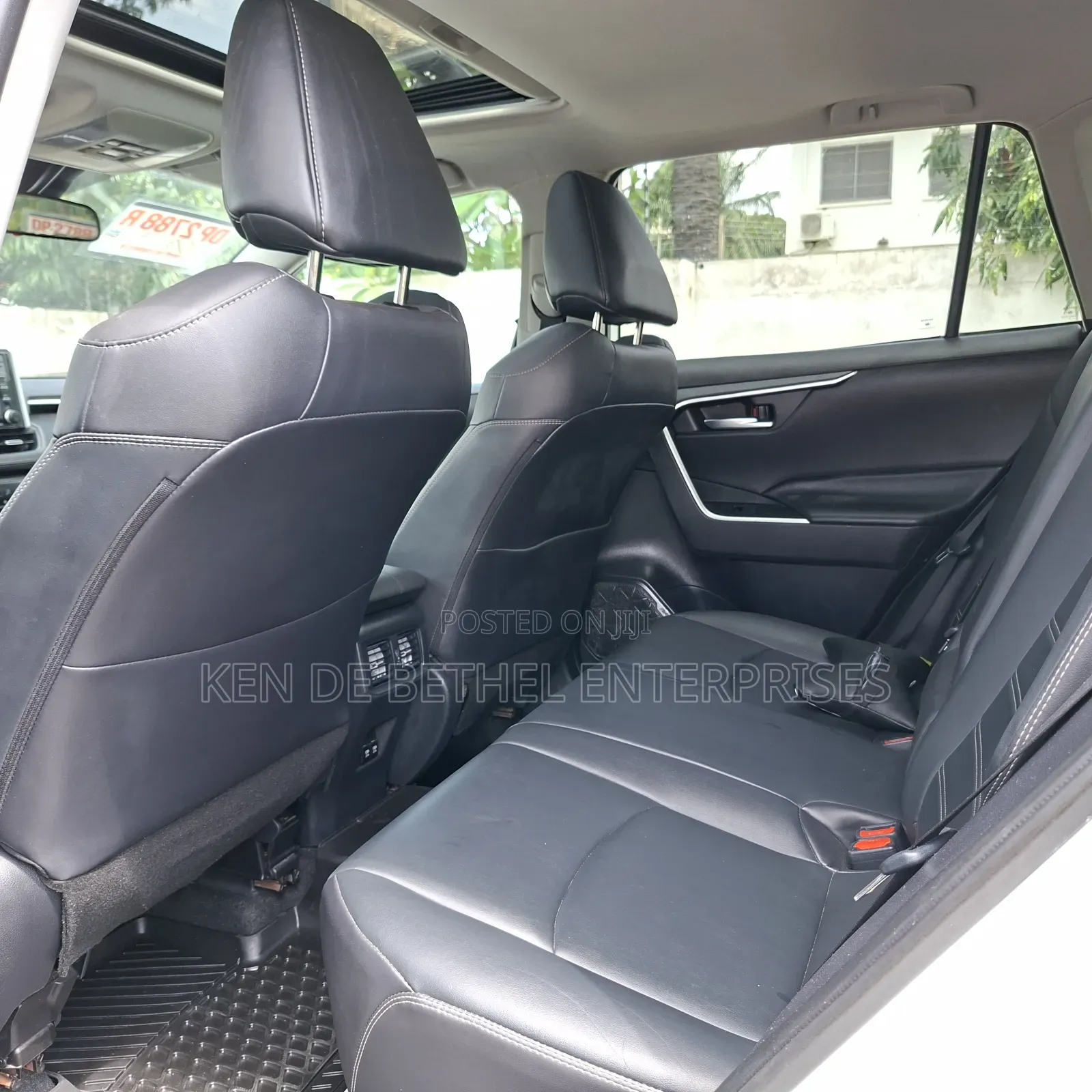 Toyota RAV4 2021 White