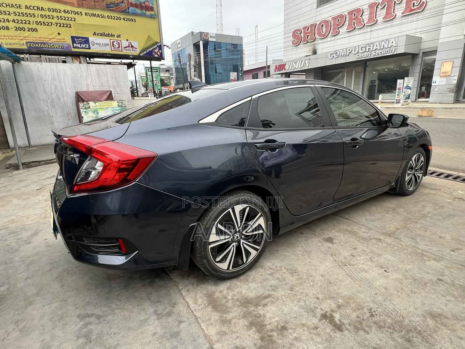 Honda Civic EX Hatchback 2018 Black