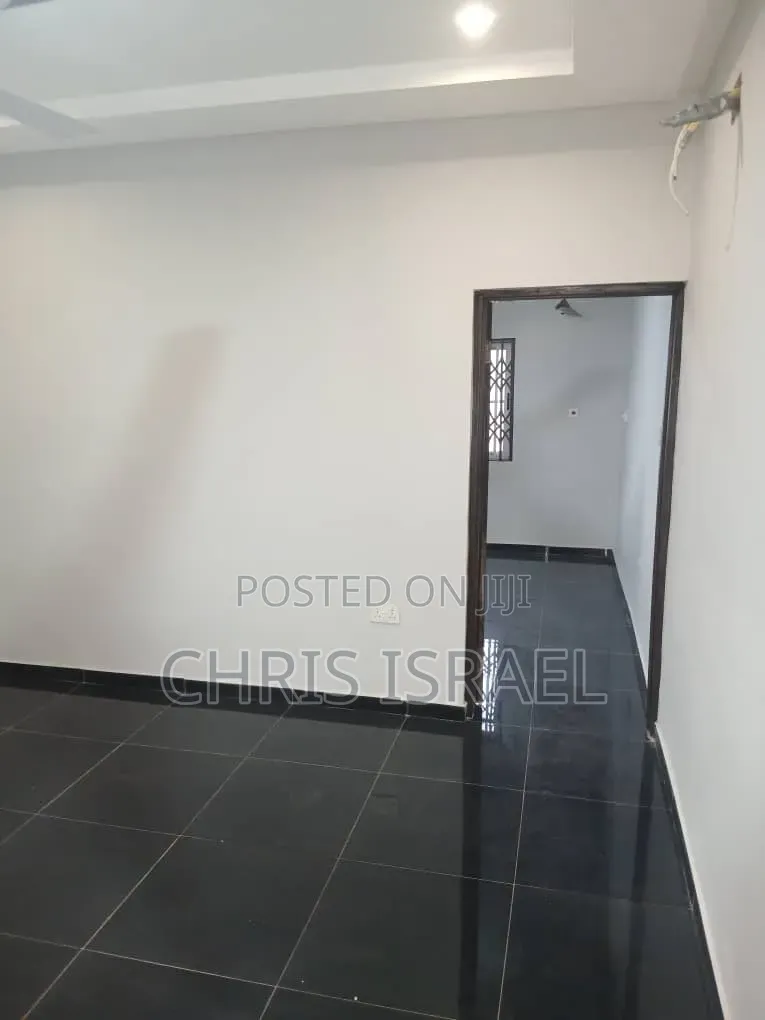 1bdrm Room & Parlour in Oyibi Estate, Valley View Area for rent