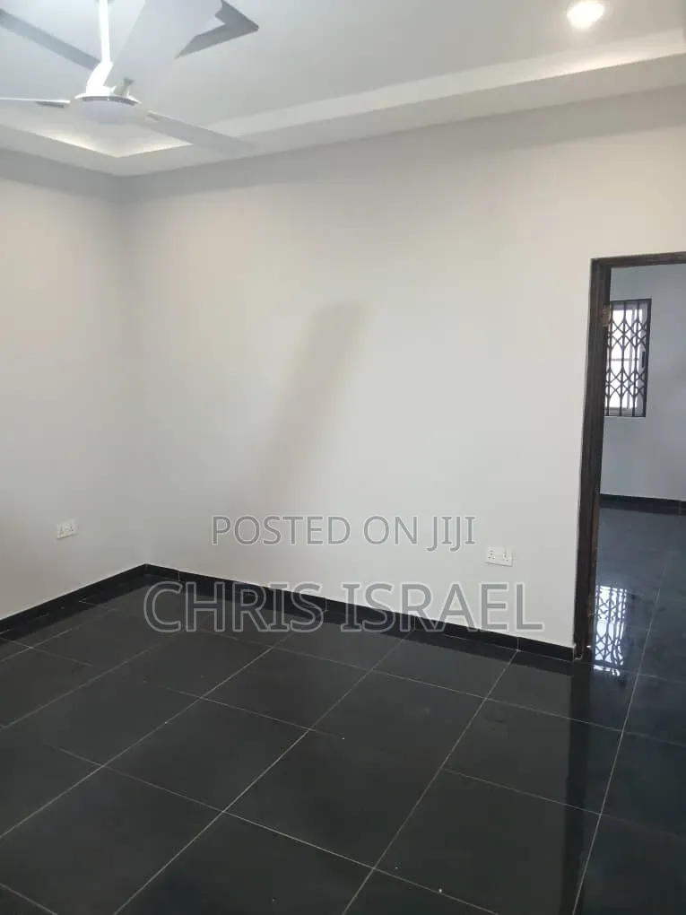 1bdrm Room & Parlour in Oyibi Estate, Valley View Area for rent